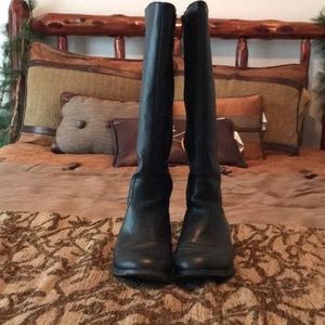 EUC only worn a few times no scratches no odor